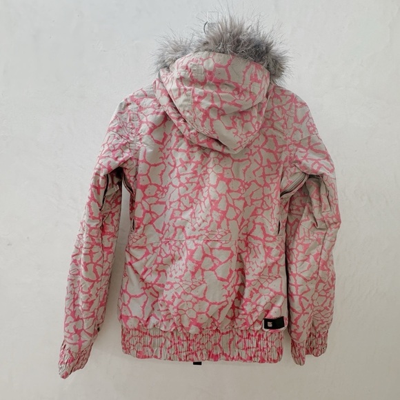 Burton Pink and Gray Ski Jacket - Picture 2 of 16